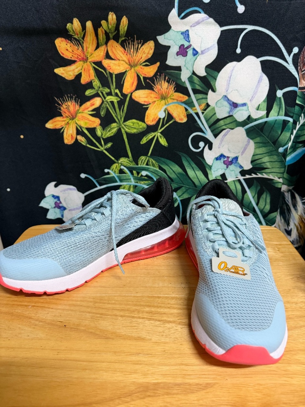 AVIA with O2 Air technology memory foam athletic sneakers